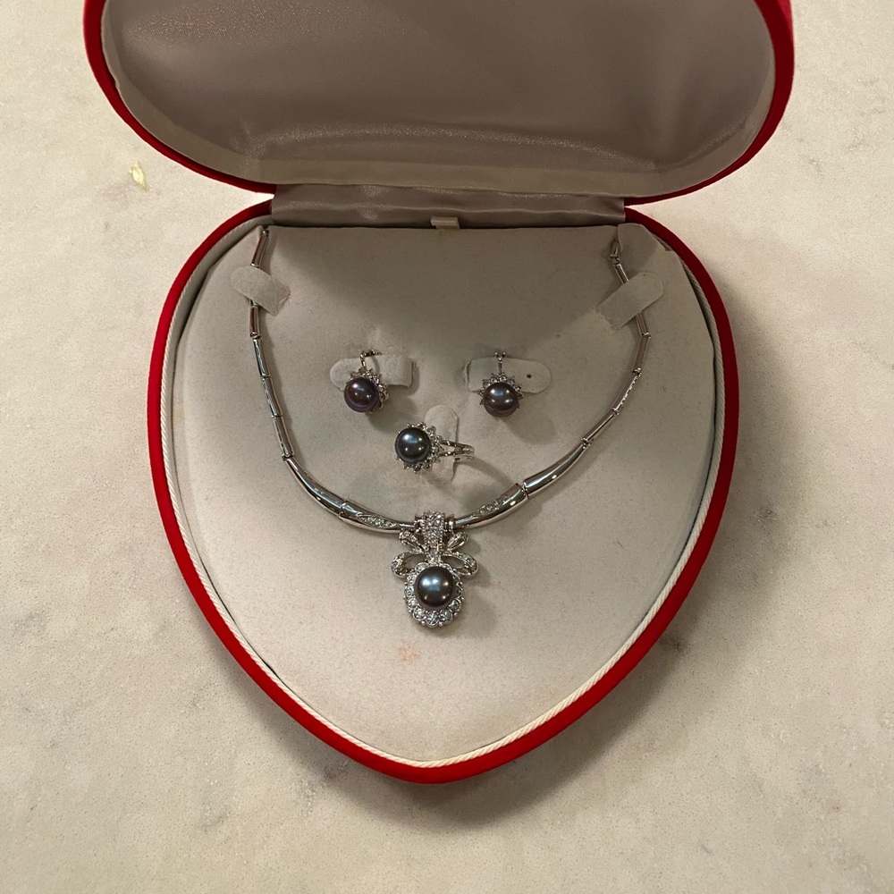 Natural black pearl jewelry set